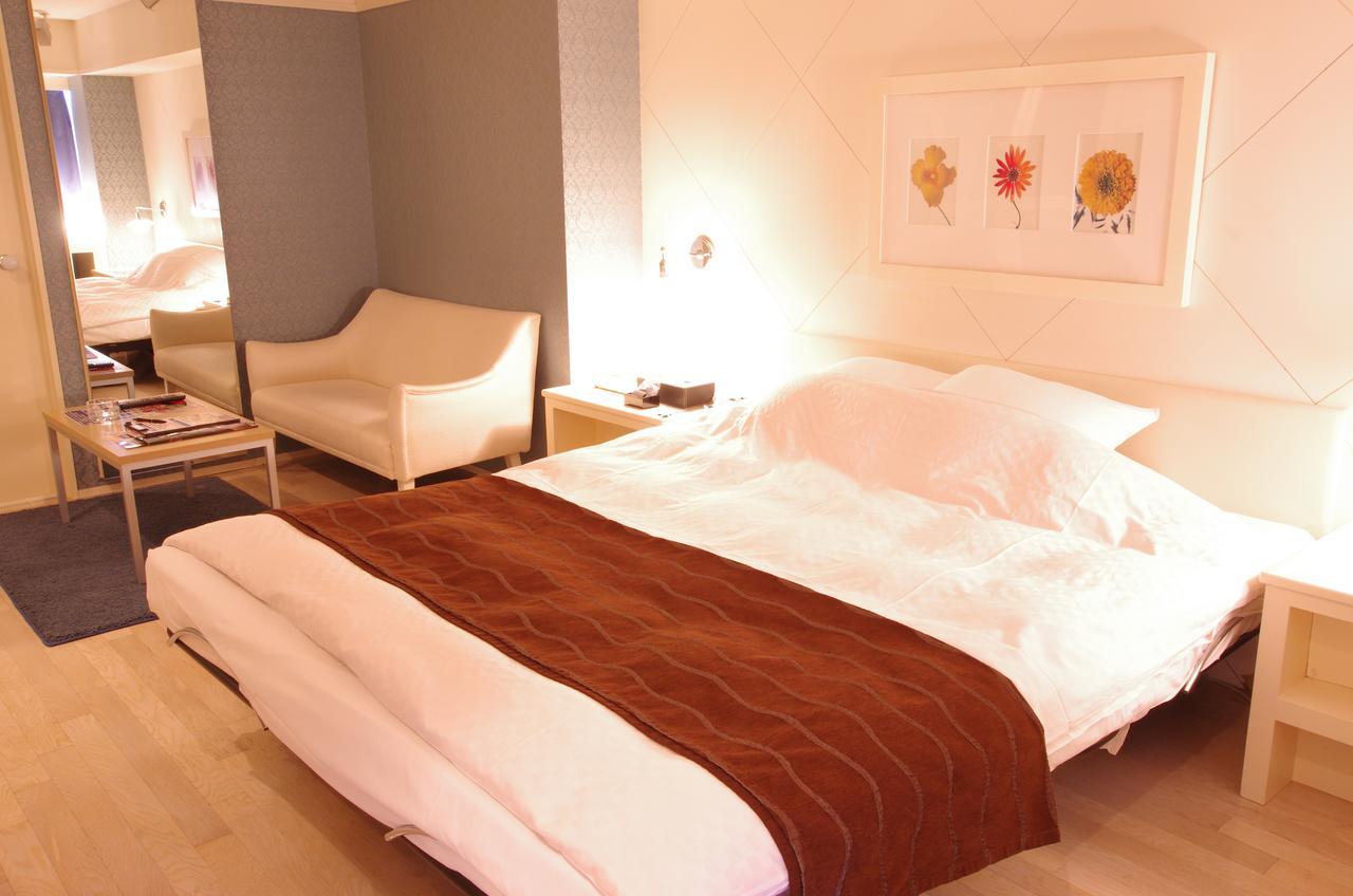 Blue Hotel Octa (Adults Only) Sapporo Exteriör bild