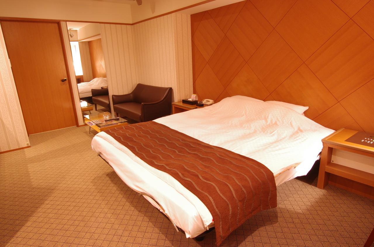Blue Hotel Octa (Adults Only) Sapporo Exteriör bild